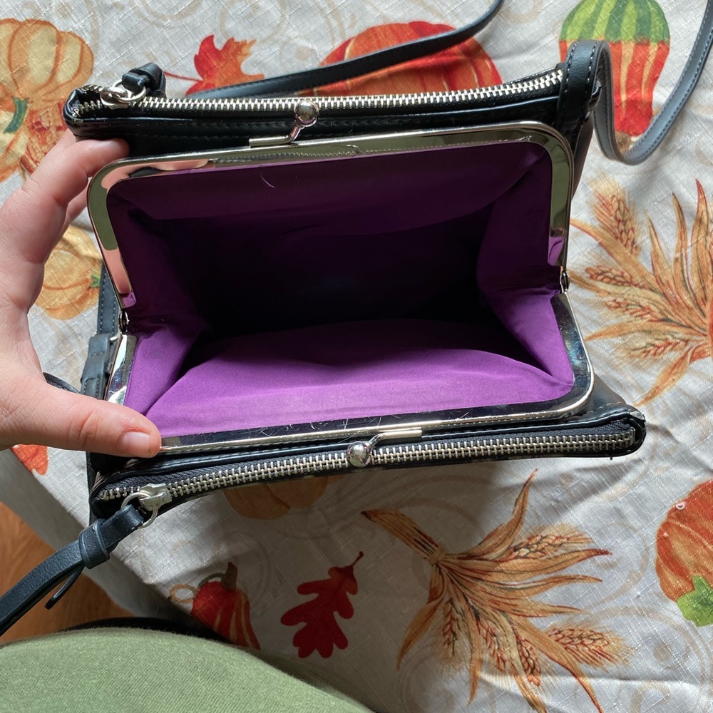 10/$25 Nine West cross body bag - Picture 3 of 5